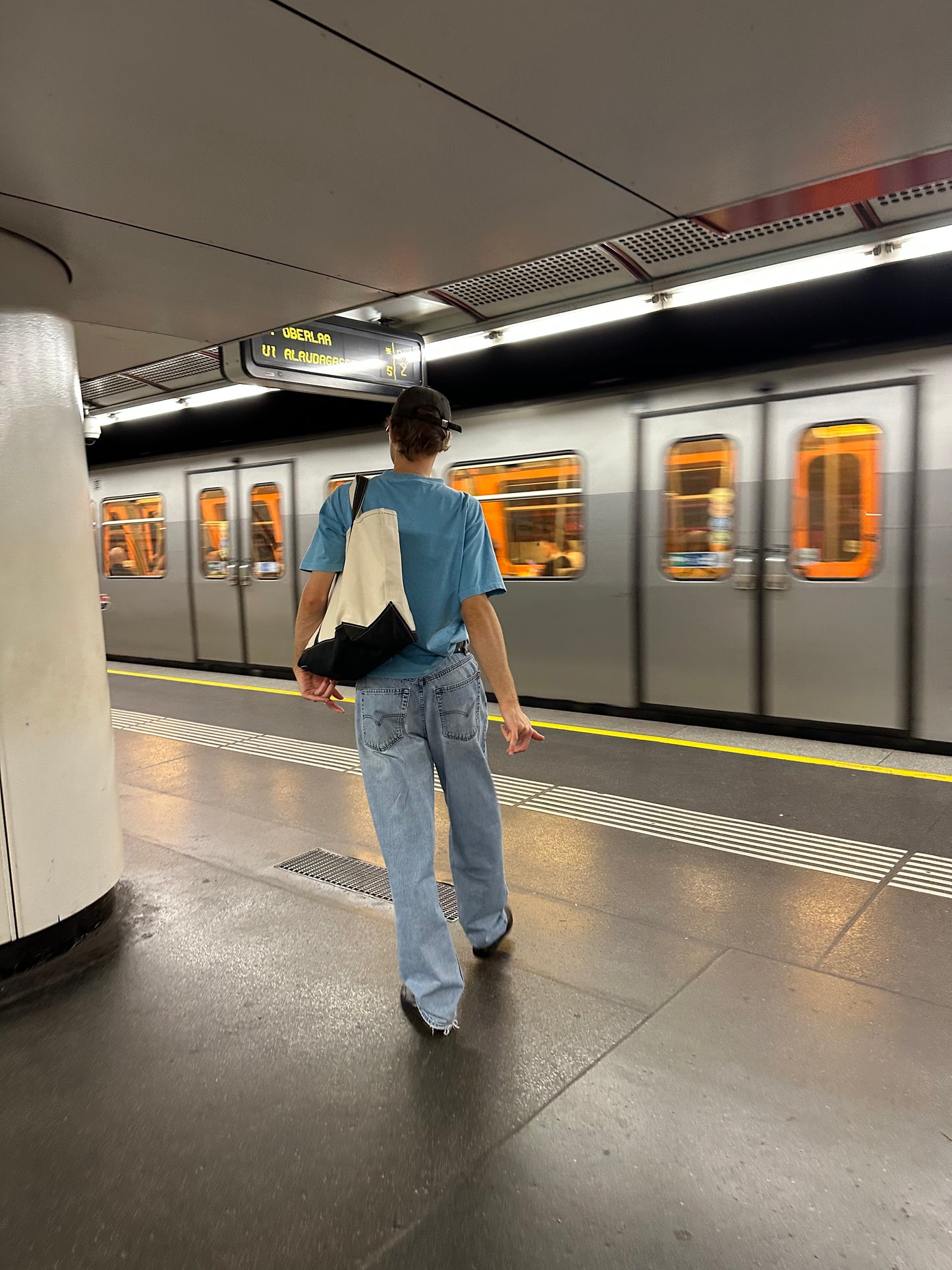 Vintage Levi's Loose 34x32
