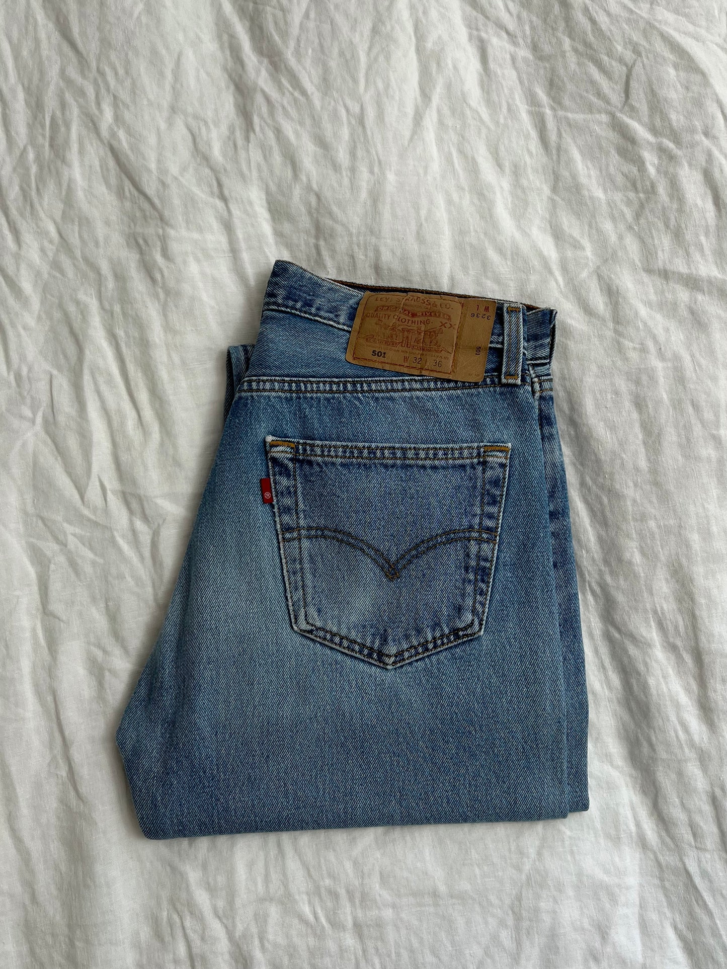 Vintage Levi's 501 32x36