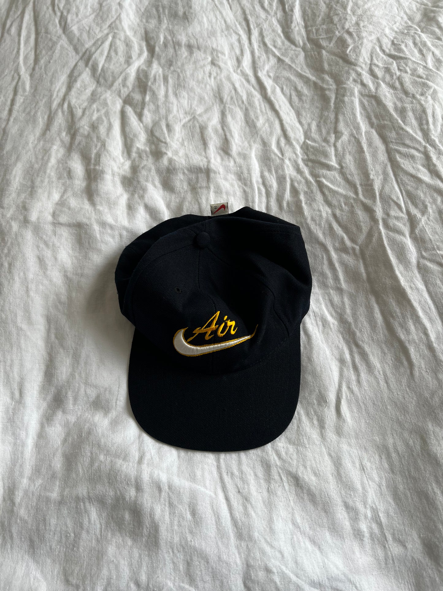 VINTAGE NIKE AIR CAP