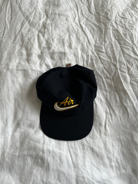 VINTAGE NIKE AIR CAP