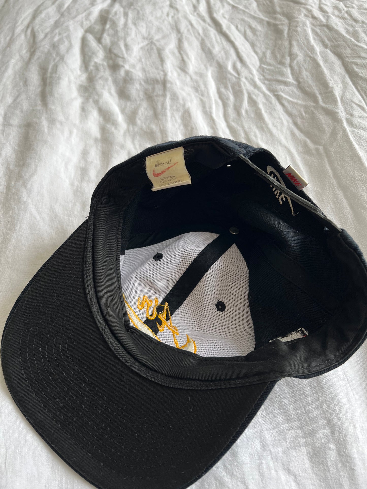 VINTAGE NIKE AIR CAP