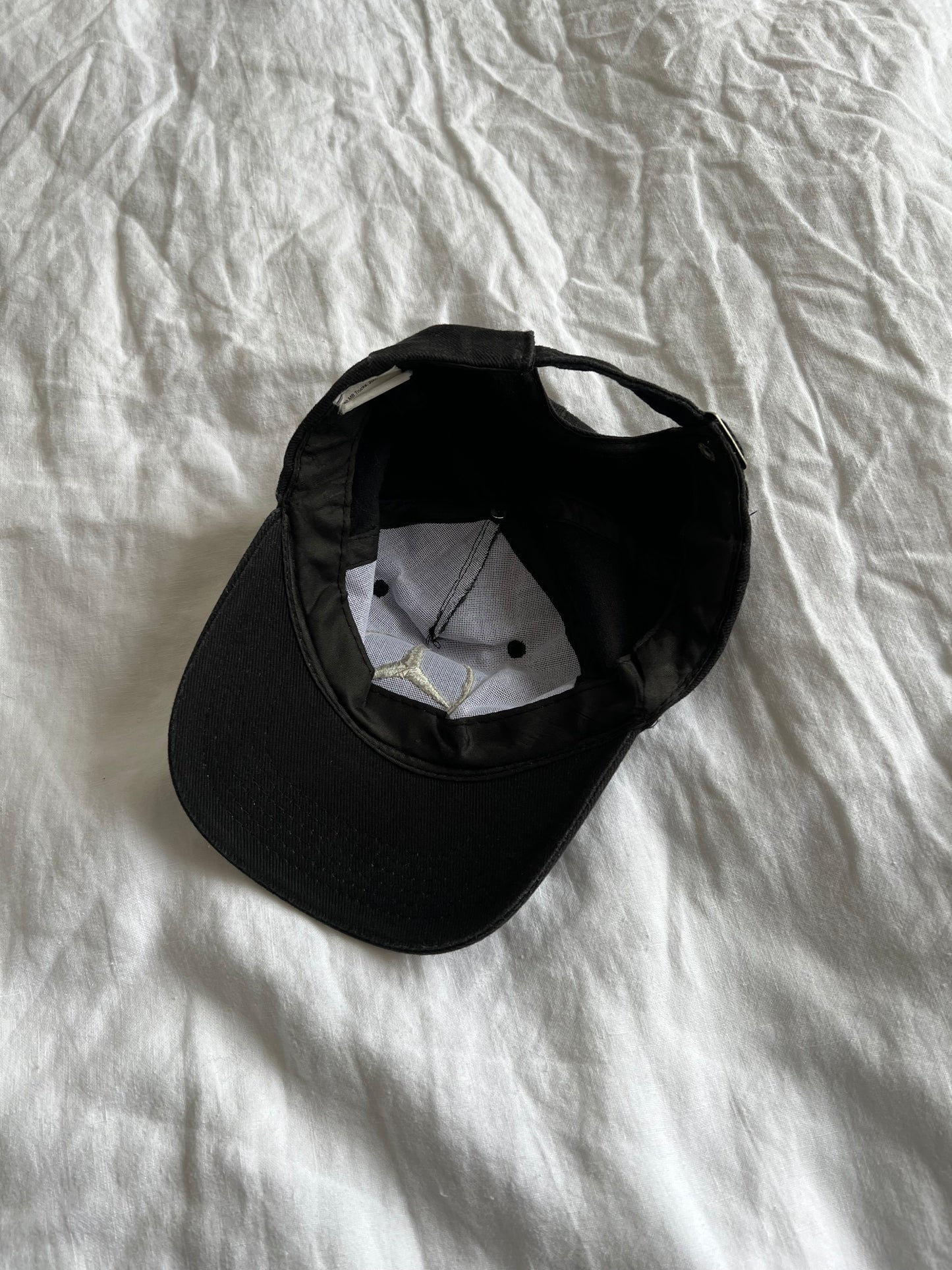 MERCEDES-BENZ CAP