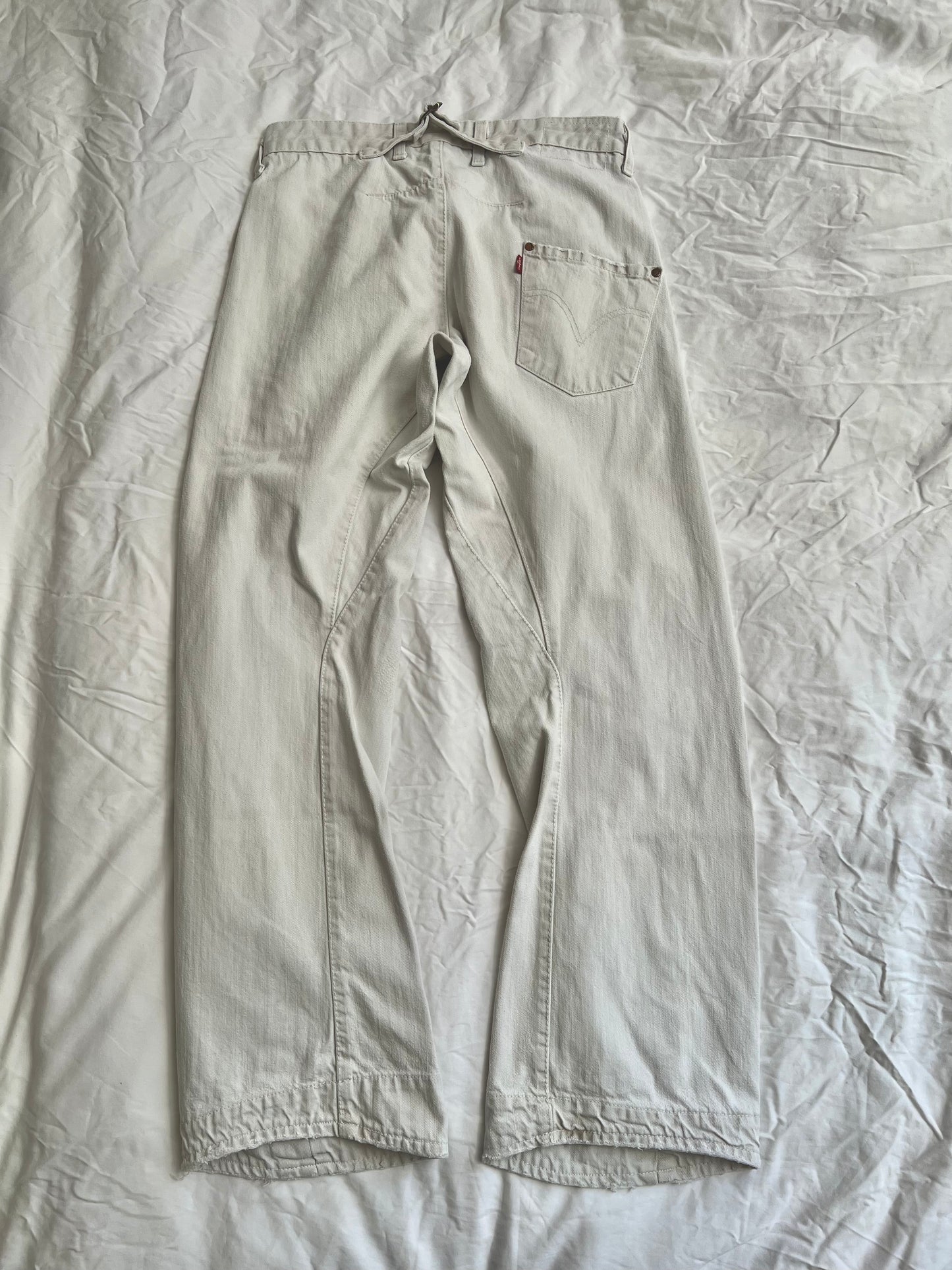 White Levi's Engineered Jeans 30X32