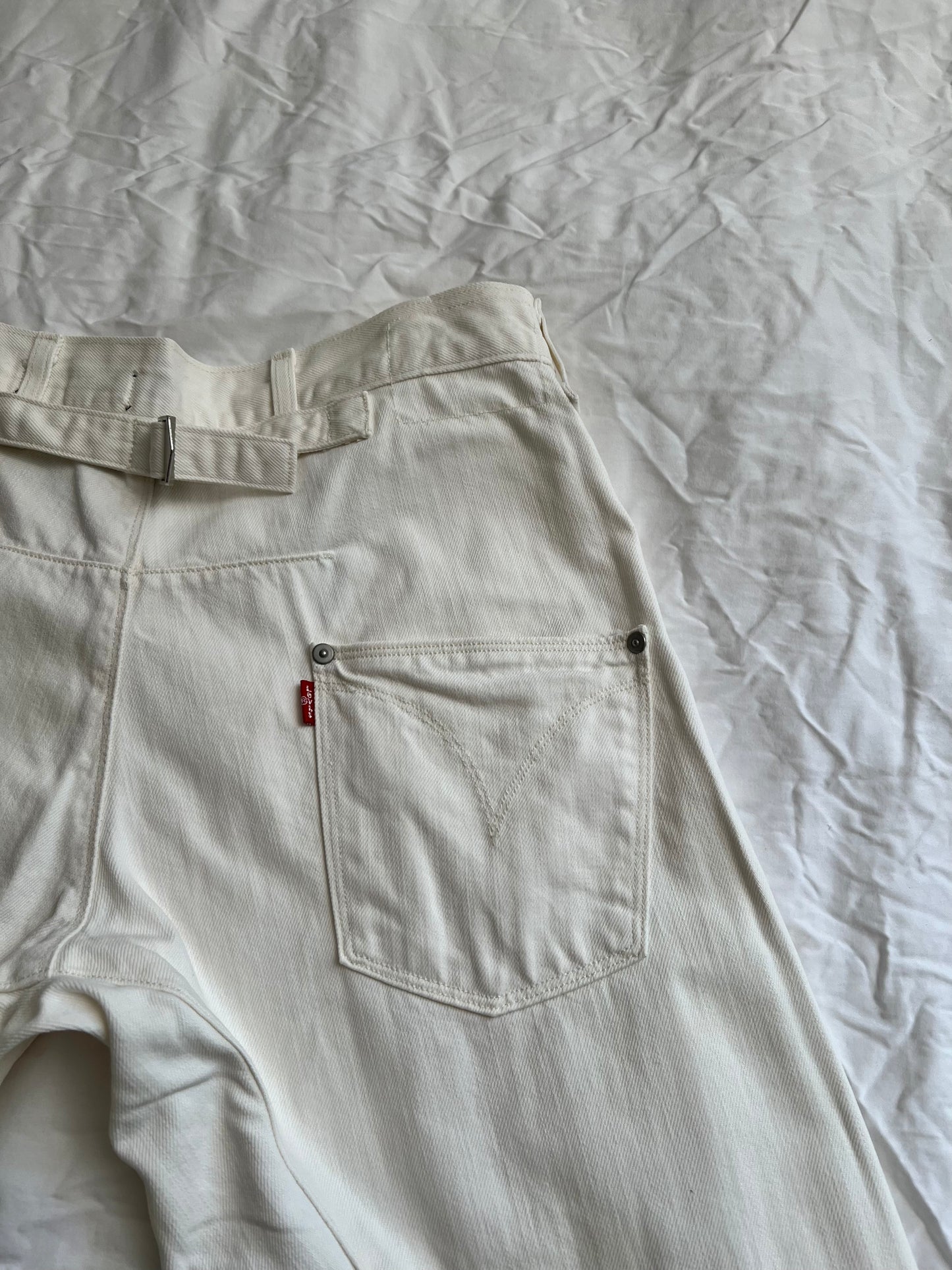 White Levi's Engineered Jeans 28X32