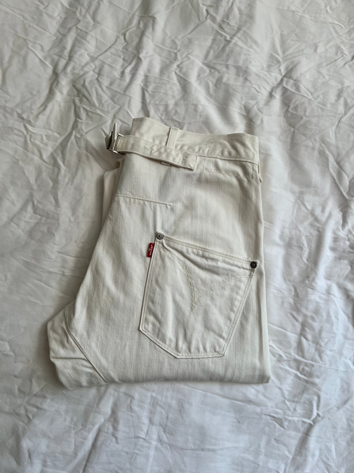 White Levi's Engineered Jeans 28X32