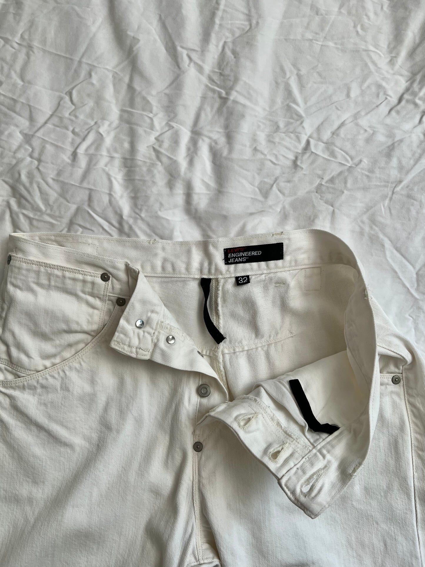 White Levi's Engineered Jeans 32X32