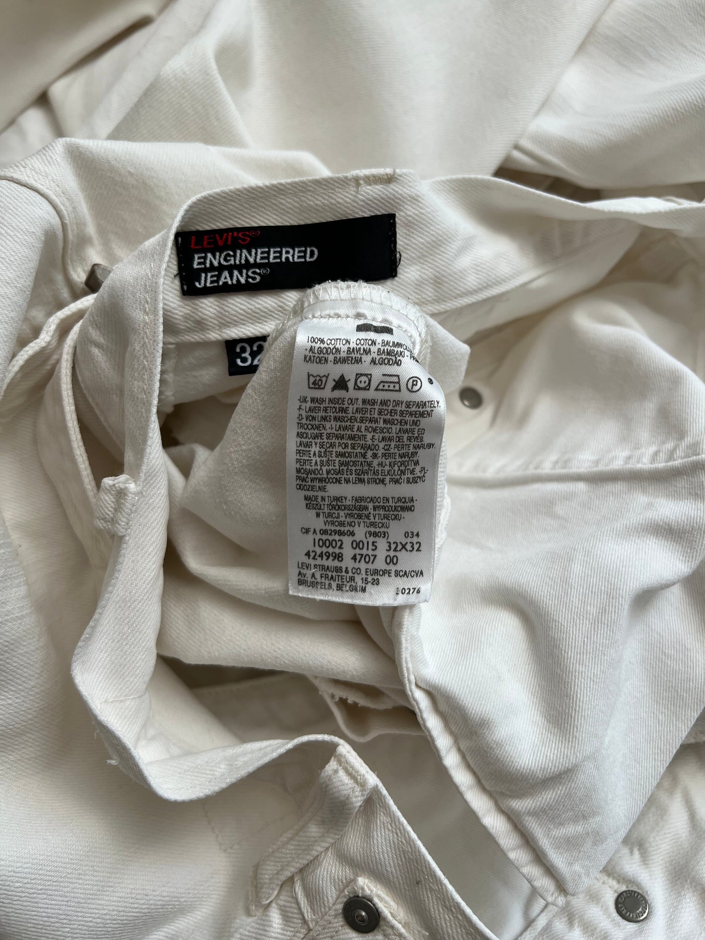 White Levi's Engineered Jeans 32X32