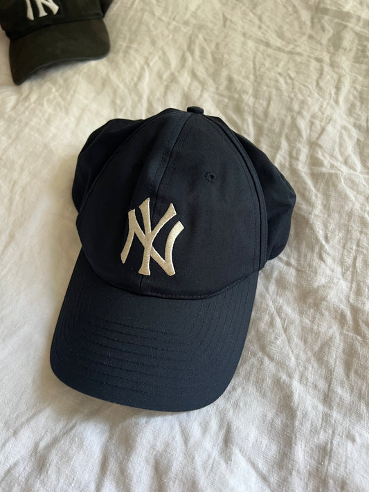 NY YANKEES BASEBALL CAP NAVY